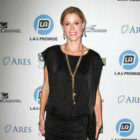 Julie Bowen - Promise 2011 Gala at the Grand Ballroom, Hollywood & Highland - Arrivals | Picture 88753